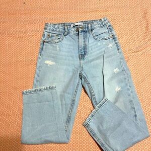 Zara girls mom fit jeans distressed light denim size 9 -134cm